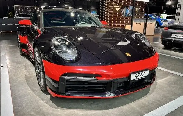 Porsche 911 (992)