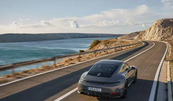 Porsche 911 (992, facelift 2024)-1