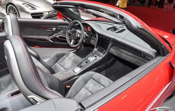 Porsche 911 Cabriolet (991 II)-5