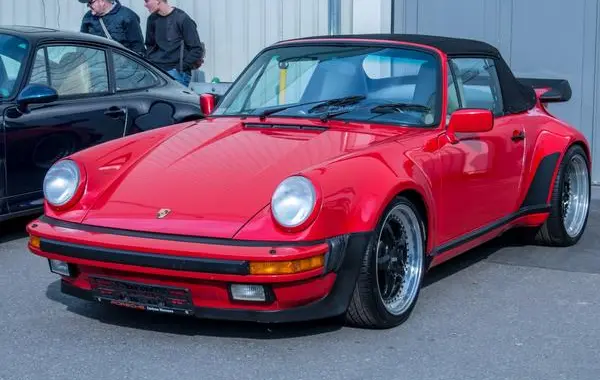 Porsche 911 Cabriolet (Type 930)-0