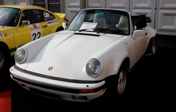 Porsche 911 Cabriolet (Type 930)