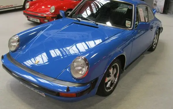 Porsche 911 Coupe (G)-7