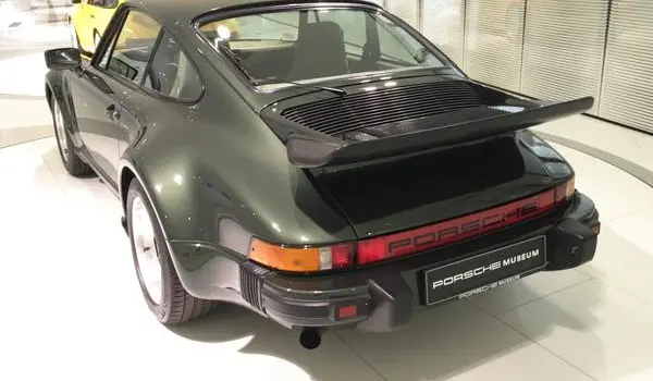 Porsche 911 Coupe (Type 930)-2