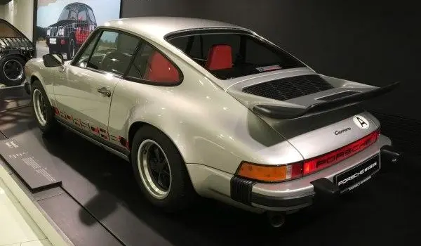 Porsche 911 Coupe (Type 930)-0