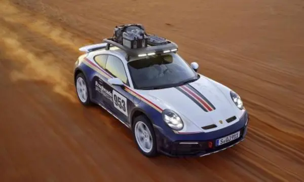 Porsche 911 Dakar (992)