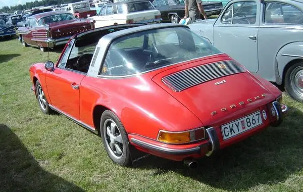 Porsche 911 Targa (F)-1