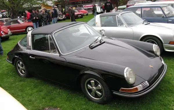 Porsche 911 Targa (F)-4
