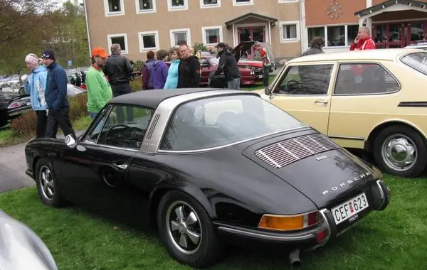 Porsche 911 Targa (F)-5