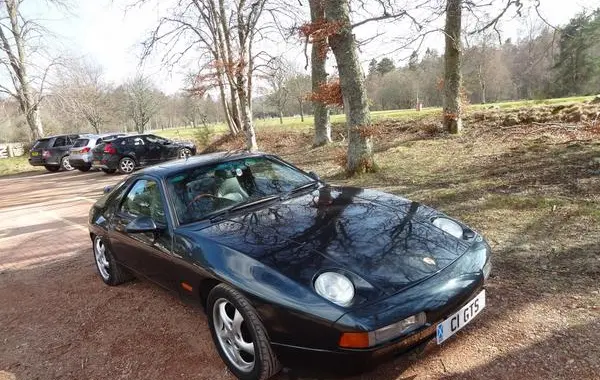 Porsche 928-2