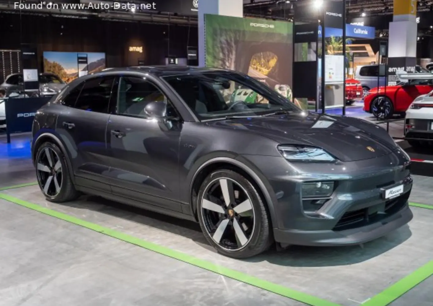 Porsche Macan II Electric-7