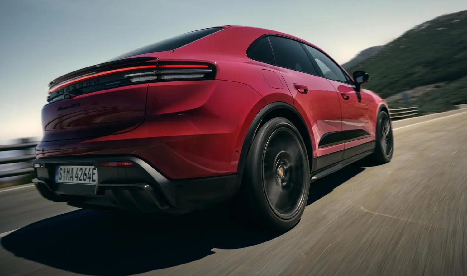 Porsche Macan II Electric-5