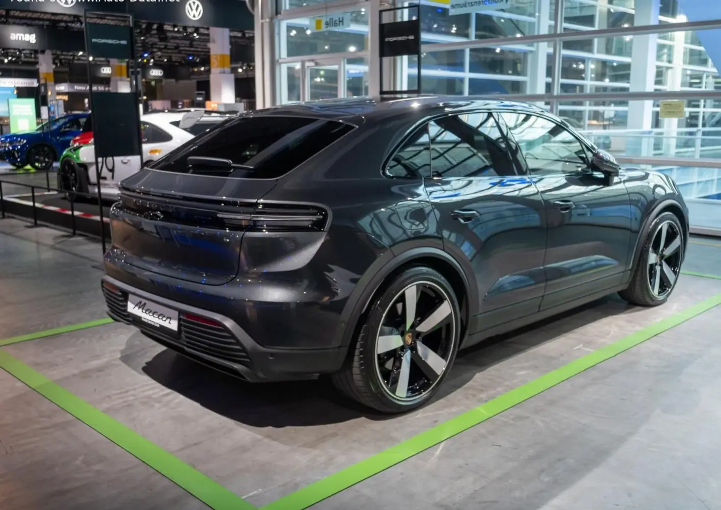 Porsche Macan II Electric-3