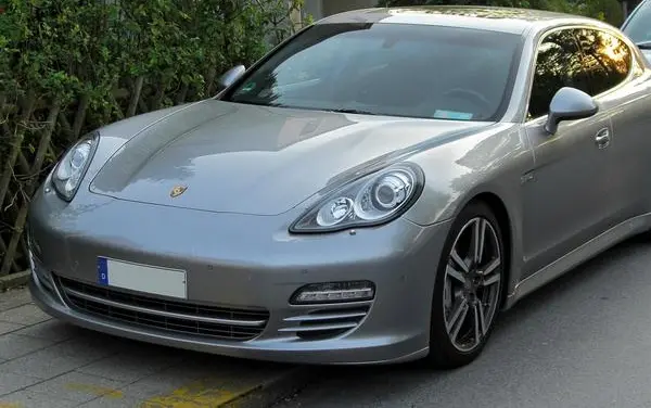 Porsche Panamera (G1)-3