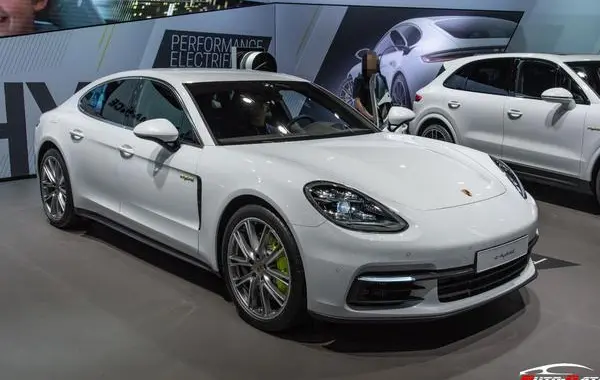 Porsche Panamera (G2)-6