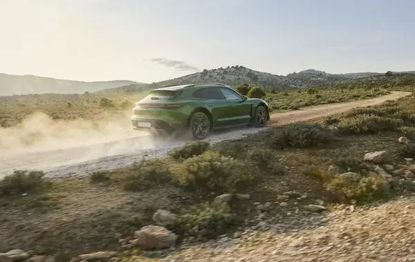 Porsche Taycan Cross Turismo (Y1A)-7