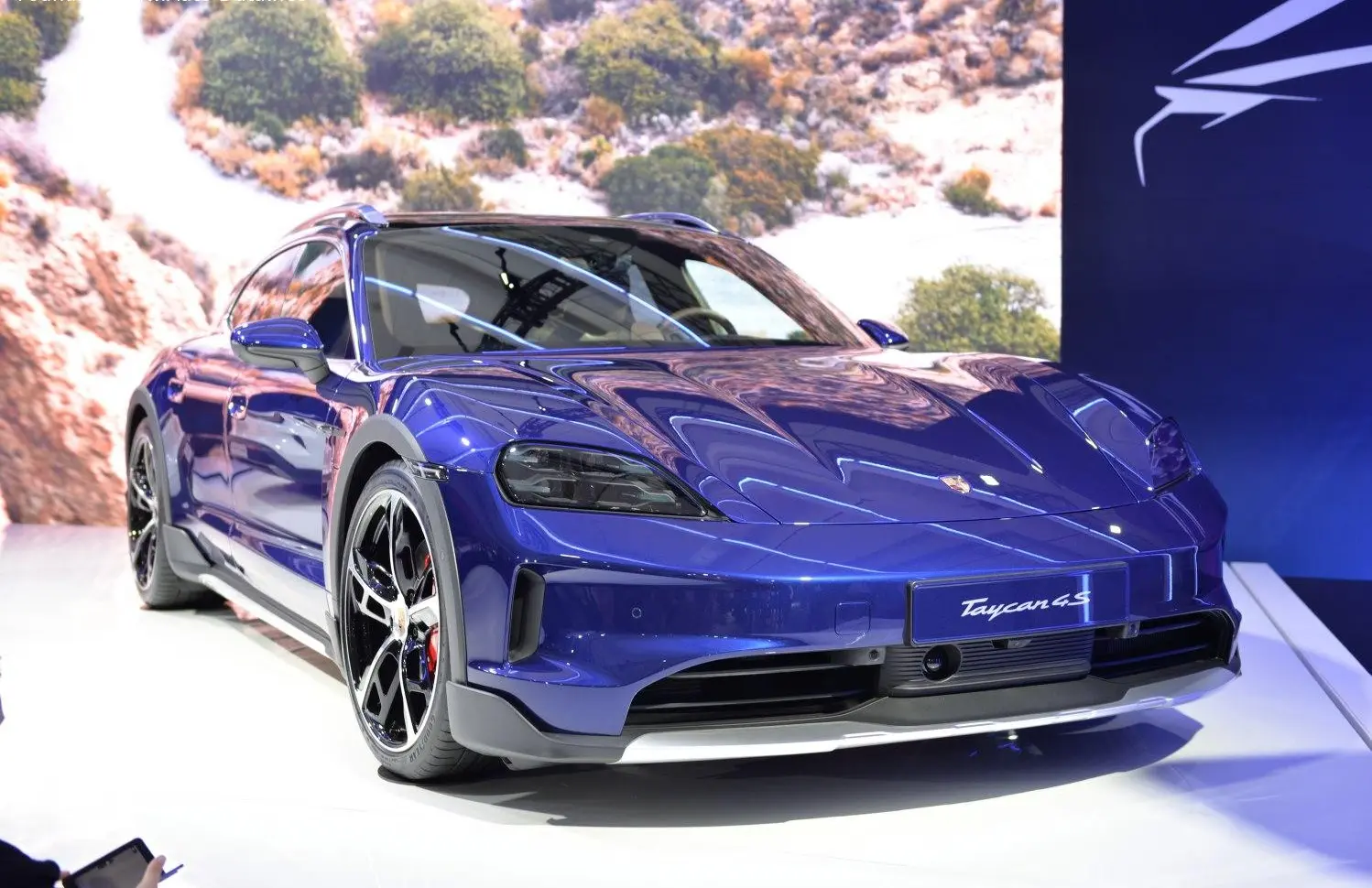 Porsche Taycan Cross Turismo (Y1A, facelift 2024)-0