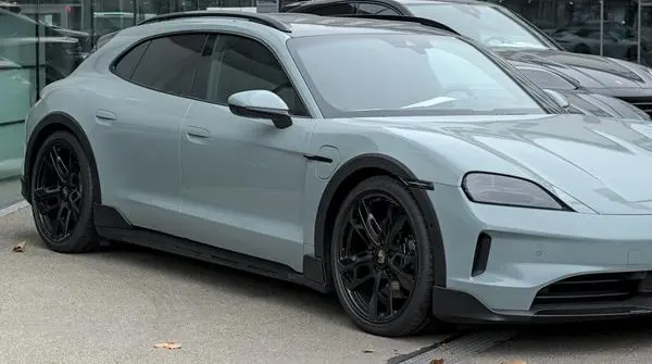 Porsche Taycan Cross Turismo (Y1A, facelift 2024)-5