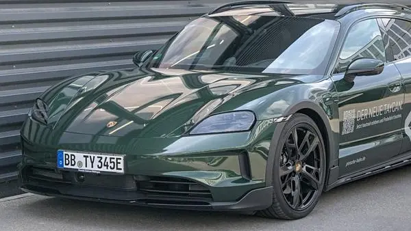 Porsche Taycan Cross Turismo (Y1A, facelift 2024)-6