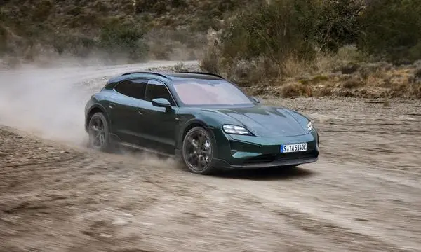 Porsche Taycan Cross Turismo (Y1A, facelift 2024)-1