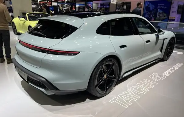 Porsche Taycan Sport Turismo (Y1A, facelift 2024)-3