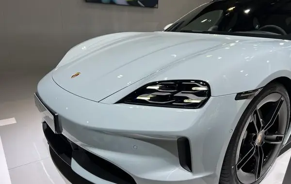 Porsche Taycan Sport Turismo (Y1A, facelift 2024)-0