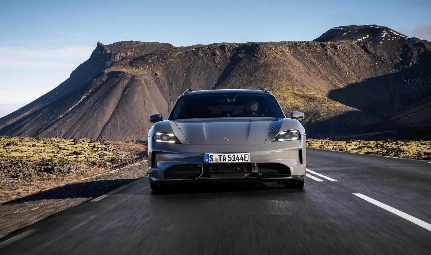 Porsche Taycan Sport Turismo (Y1A, facelift 2024)-0