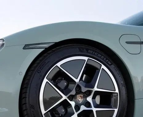 Porsche Taycan (Y1A, facelift 2024)-1
