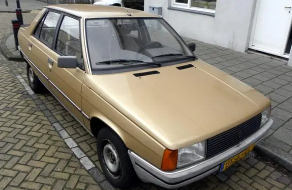 Renault 9 (L42)