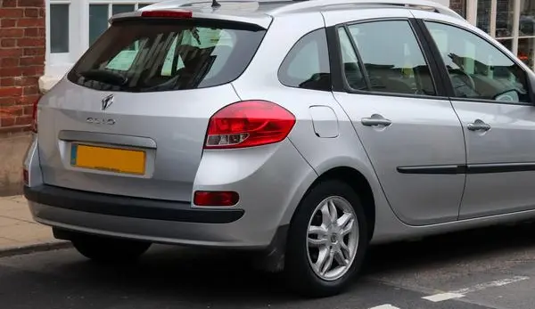 Renault Clio III Grandtour (Phase I)-4