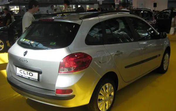 Renault Clio III Grandtour (Phase II, 2009)-6