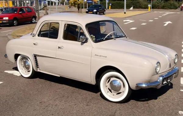 Renault Dauphine-1
