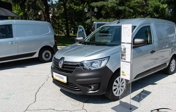Renault Express II Van-6