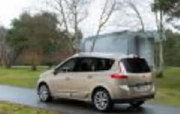 Renault Grand Scenic III (Phase III)-4