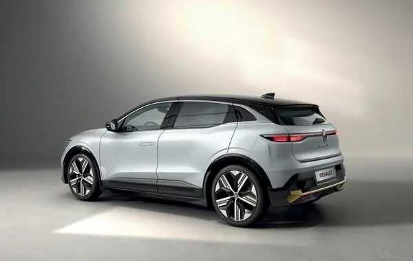 Renault Megane V E-Tech Electric-8