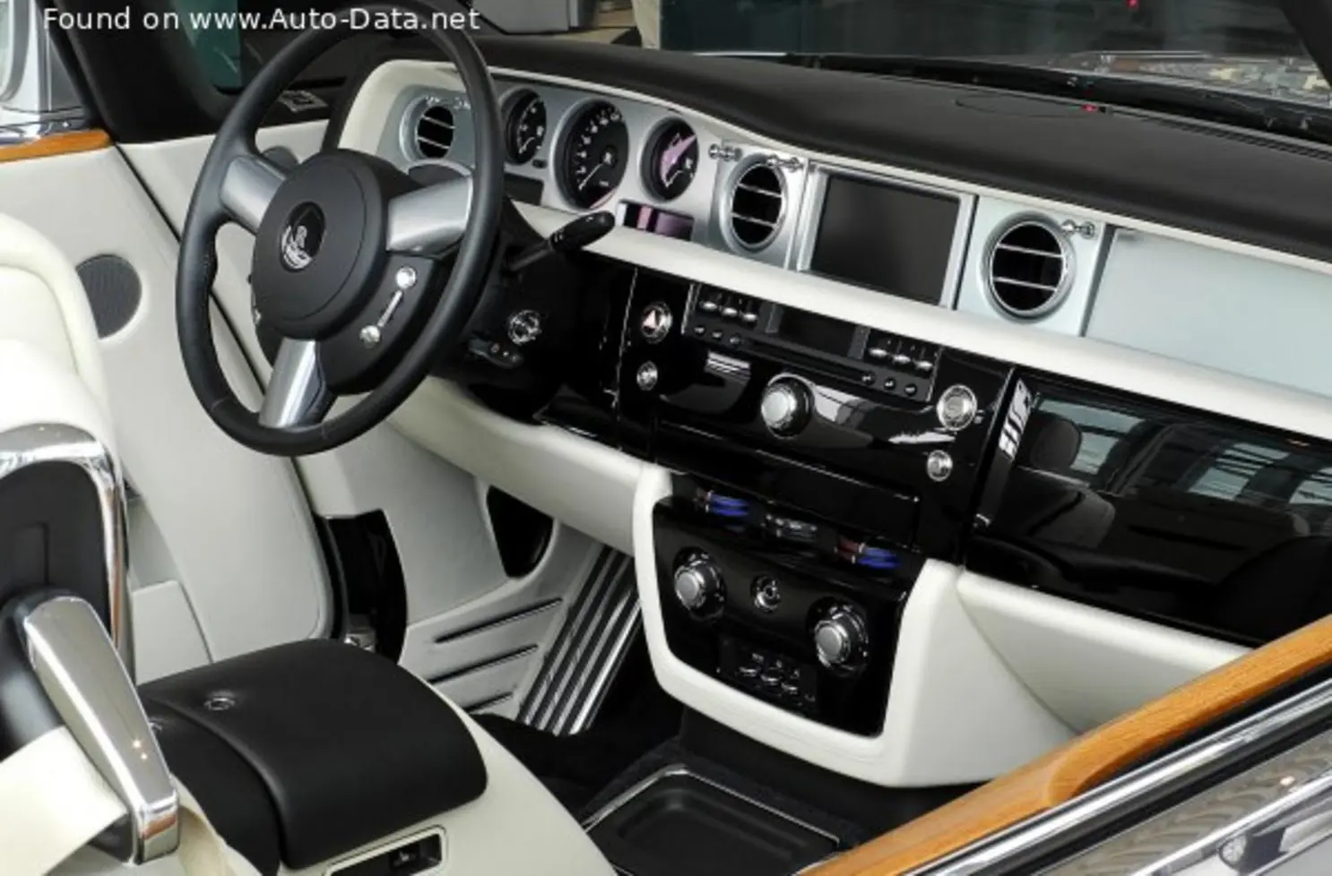 Rolls-Royce Phantom Drophead Coupe-4