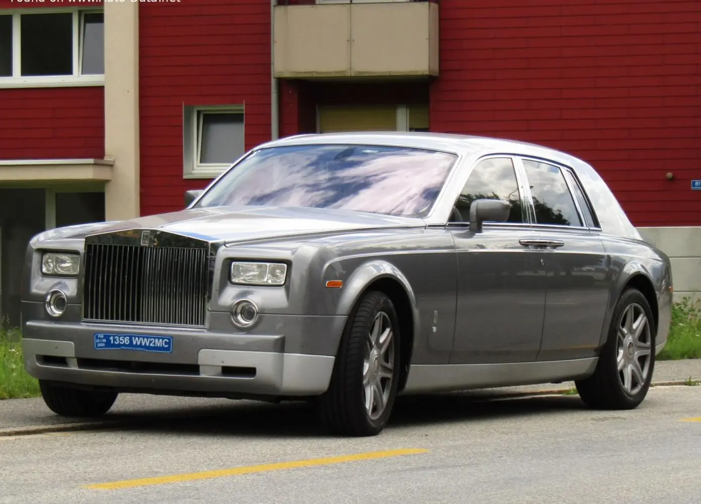 Rolls-Royce Phantom VII-6