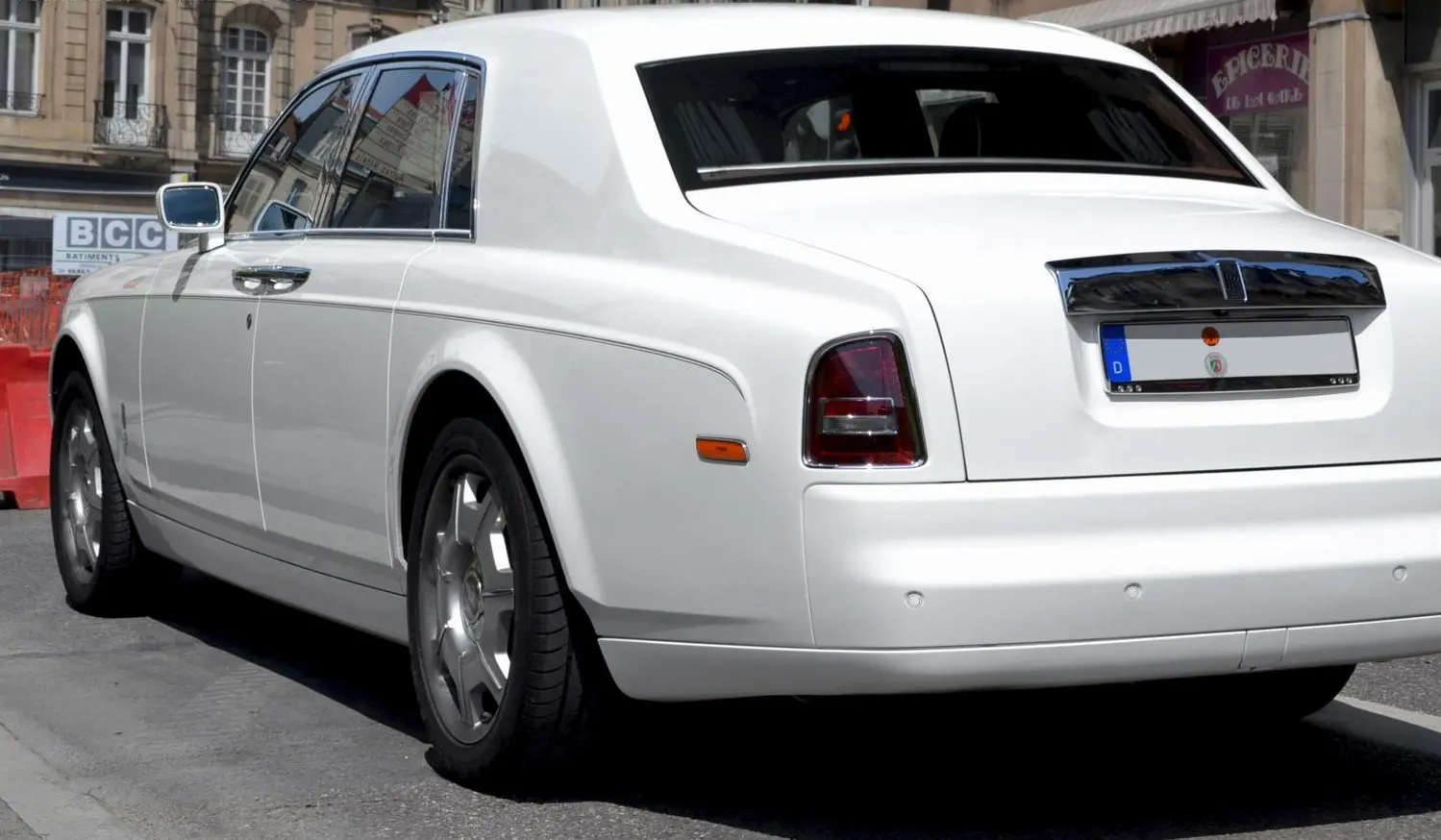 Rolls-Royce Phantom VII-0