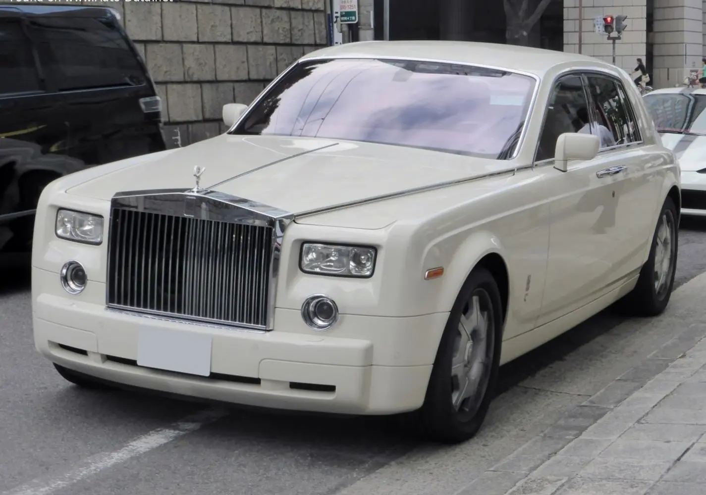 Rolls-Royce Phantom VII-5