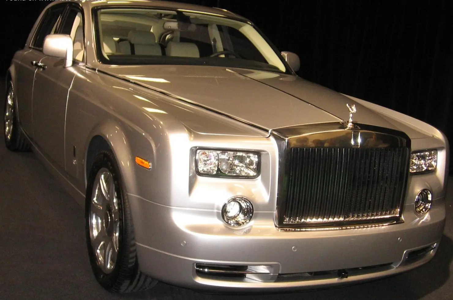 Rolls-Royce Phantom VII-9