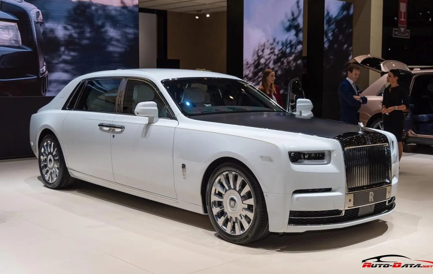 Rolls-Royce Phantom VIII Extended Wheelbase-8