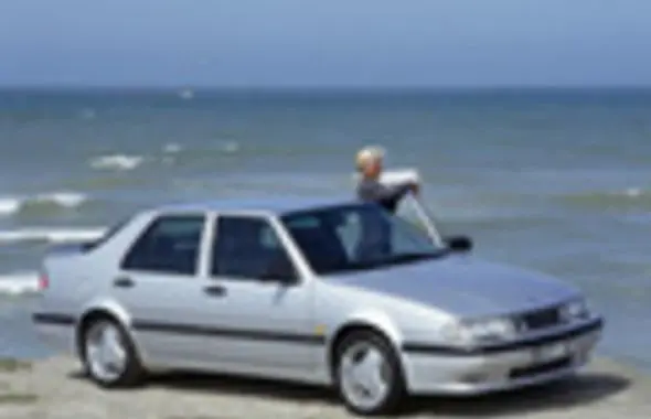 Saab 9000 Hatchback-3