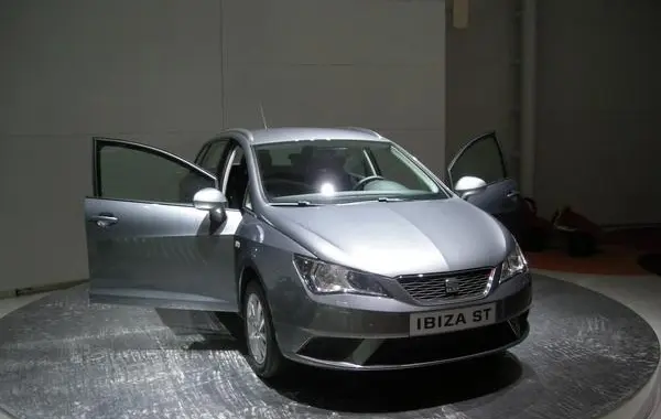 Seat Ibiza IV ST (facelift 2012)-0
