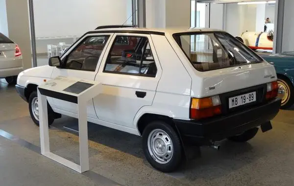 Skoda Favorit (781)-5