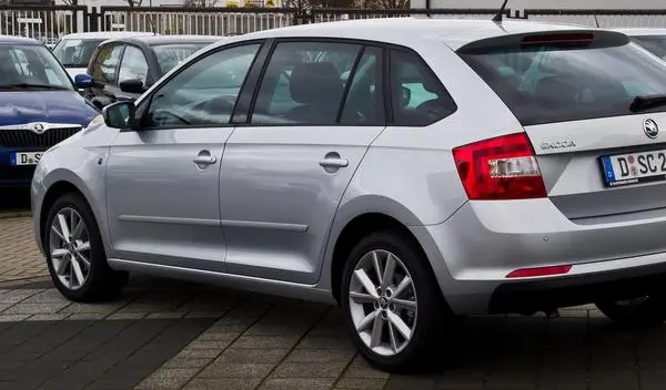Skoda Rapid Spaceback-1