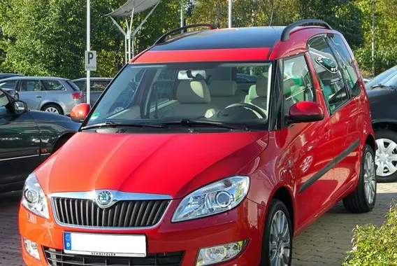 Skoda Roomster (facelift 2010)-1