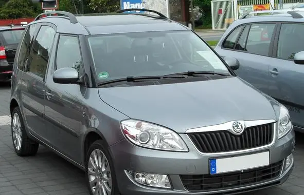 Skoda Roomster (facelift 2010)-0