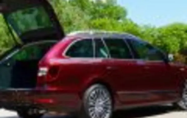 Skoda Superb II Combi (facelift 2013)-0