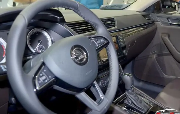Skoda Superb III-6