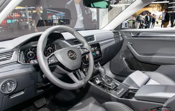 Skoda Superb III Combi (facelift 2019)-6