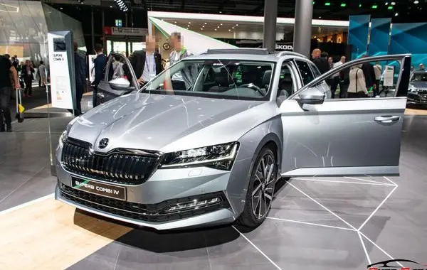 Skoda Superb III Combi (facelift 2019)-4